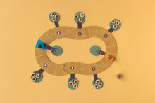 Load image into Gallery viewer, Win Win Winter - Family Game