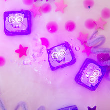 Load image into Gallery viewer, Lumi Light-Up Cubes