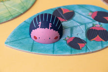 Load image into Gallery viewer, BZZZ... - My First Insertable Puzzle