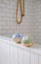 Load image into Gallery viewer, Water Squirter Crocodile Pastel Green