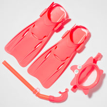 Load image into Gallery viewer, Kids Snorkel Set Small Melody the Mermaid Pink