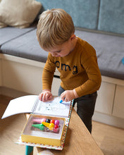 Load image into Gallery viewer, Oodle Doodle Crayon Set