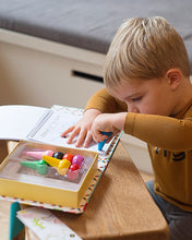 Load image into Gallery viewer, Oodle Doodle Crayon Set