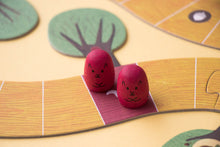 Load image into Gallery viewer, Win Win Winter - Family Game
