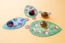 Load image into Gallery viewer, BZZZ... - My First Insertable Puzzle
