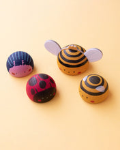 Load image into Gallery viewer, BZZZ... - My First Insertable Puzzle
